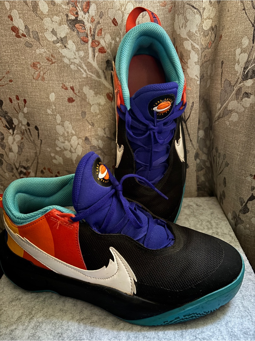 Nike Team Hustle D10 SE X Space Jam Edition